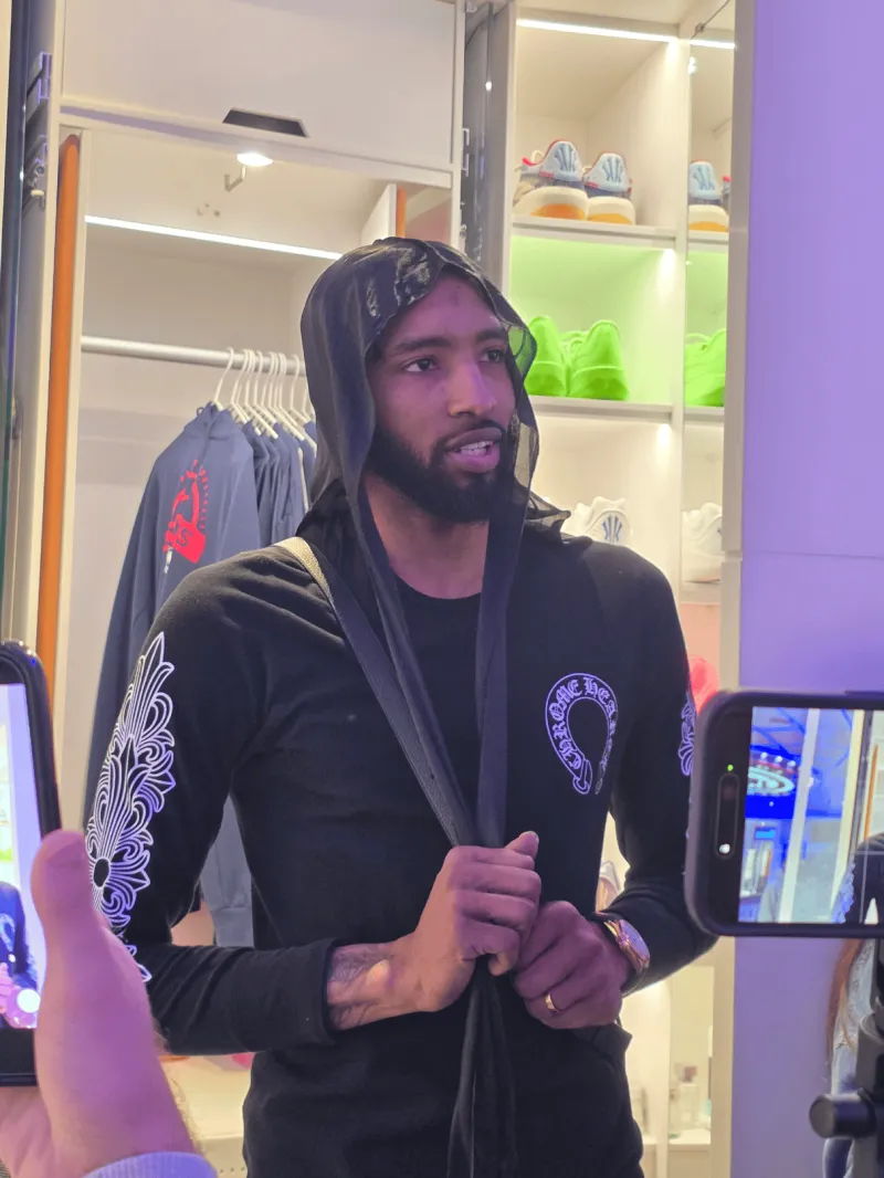 8868体育-小琼斯谈对阵开拓者：我们别无选择，只能拼尽全力奋力争胜